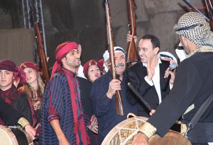 صابر الرباعي ... عند هياكل بعلبك وجدت طريقا جديدا ، وشكرا لبنان ,..